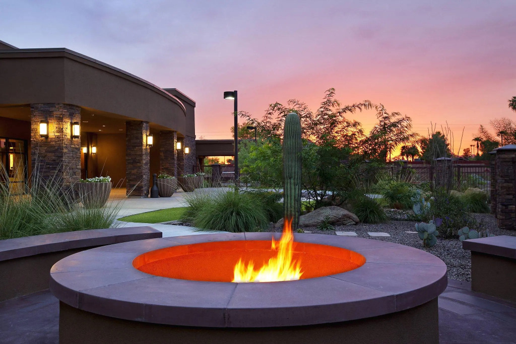 Courtyard Scottsdale Salt River