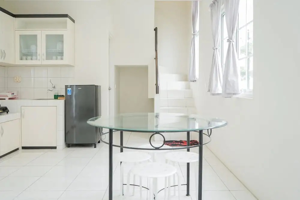 Homey Studio at Alesha Vanya Park BSD Guest House (Sharing Bathroom)
