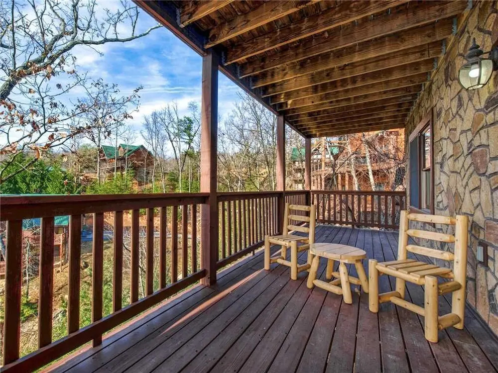 Timeless Mountain View, 3 Bedrooms, Pool Access, Hot Tub, Arcade, Sleeps 10