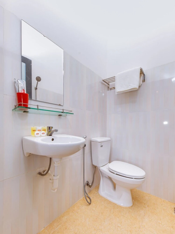 Oyo 727 Hoang Giang Hotel
