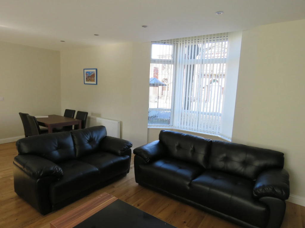 Abbey Apartments - Modern Serviced Apartments - Tourists & Professionals