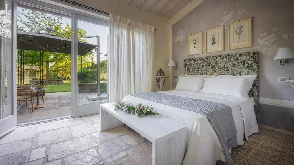 VILLA METELLIANO 10, Emma Villas