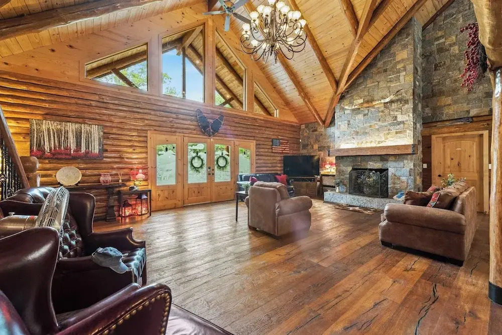 Bigwood Cabin Near Camelback Skiing, Hot Tub, Game Room, Firepit & Yard