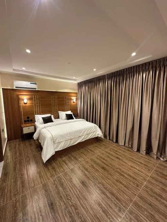 Apartment 5