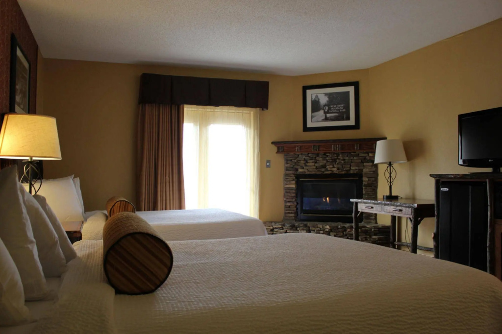 Old Creek Lodge