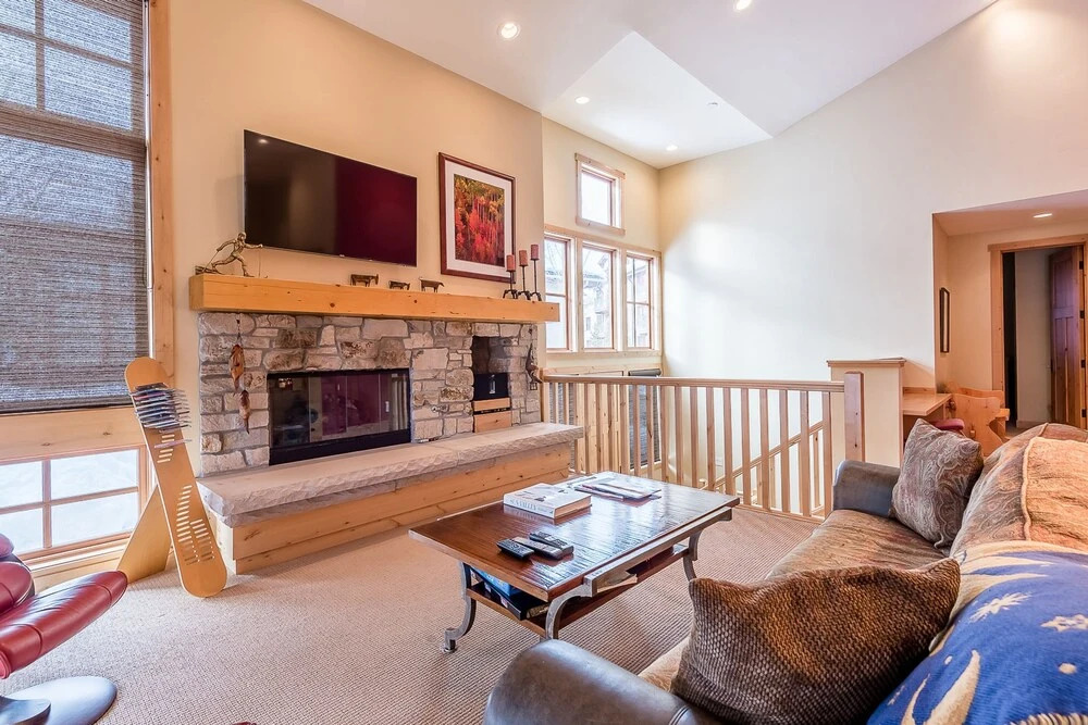 Angani Way Townhome 102 by Alpine Lodging Sun Valley