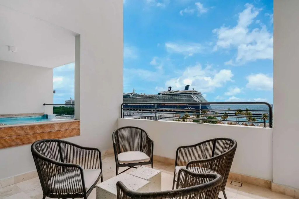 Mangrove Beach Corendon Curacao All-Inclusive Resort, Curio by Hilton