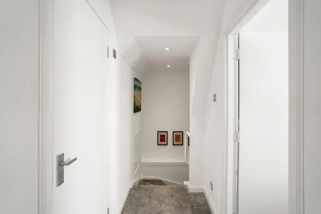 Myreton Hill Apartment