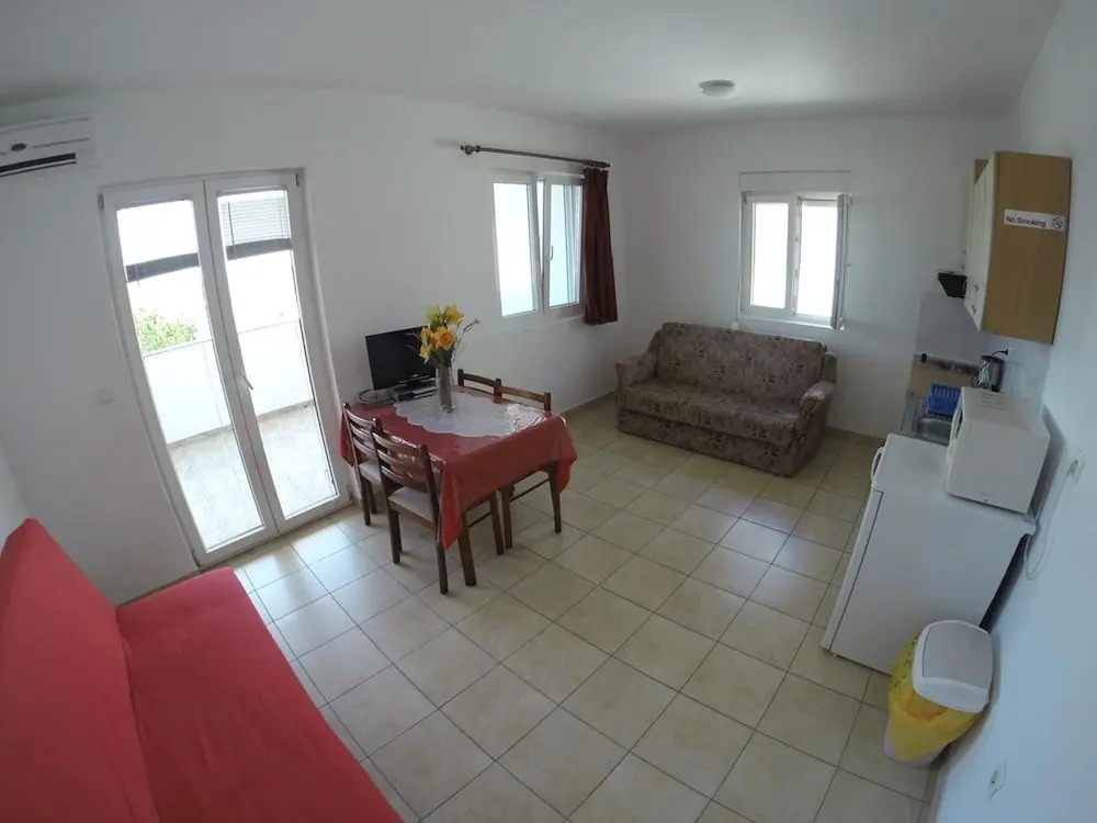Cosy Apartment in Zadar With Balcony
