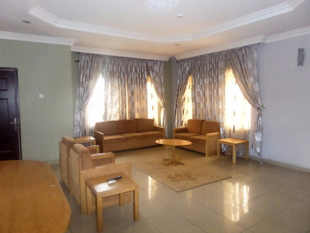 White House Apartment & Suites