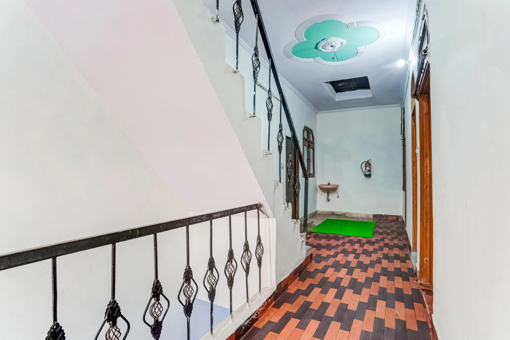 Hotel O Sector 12 Ghaziabad Formerly VIP Inn
