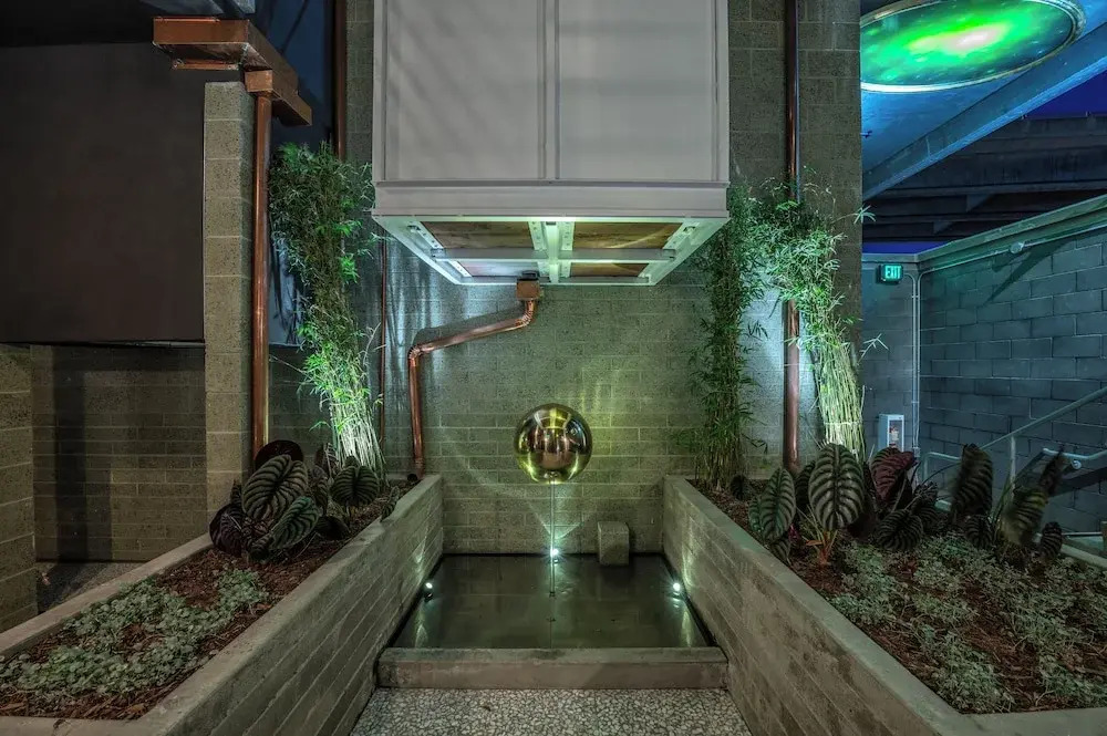Hotel Narcissus