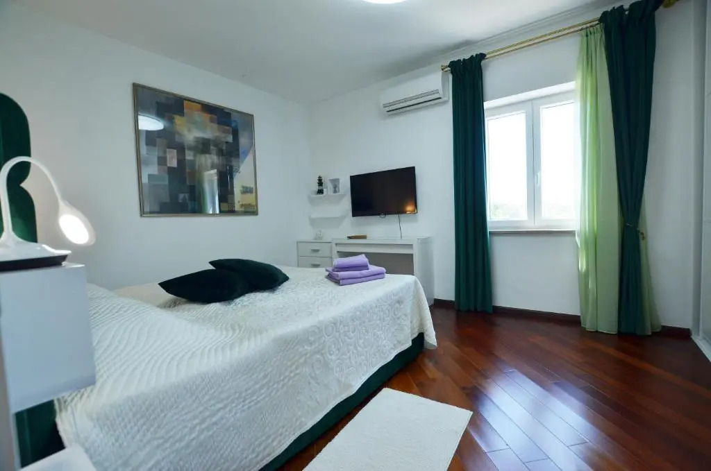 Apartment Max