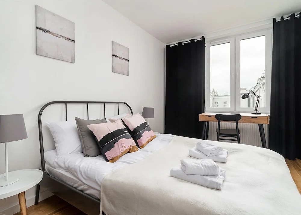 Metro Centrum Light Apartment