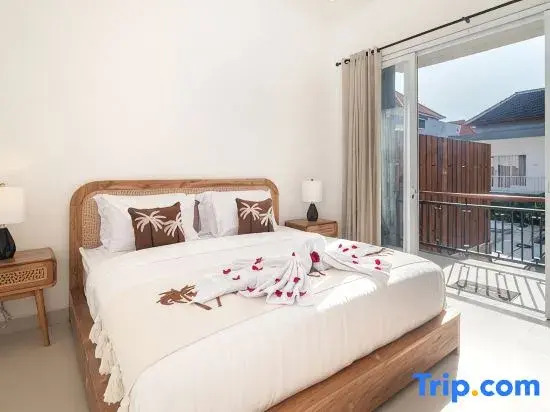 NEW 2BR Villa in Berawa w/Pool, Beach fast Wi-Fi