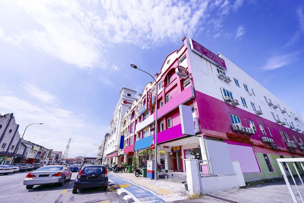 OYO 90486 Station Hotel