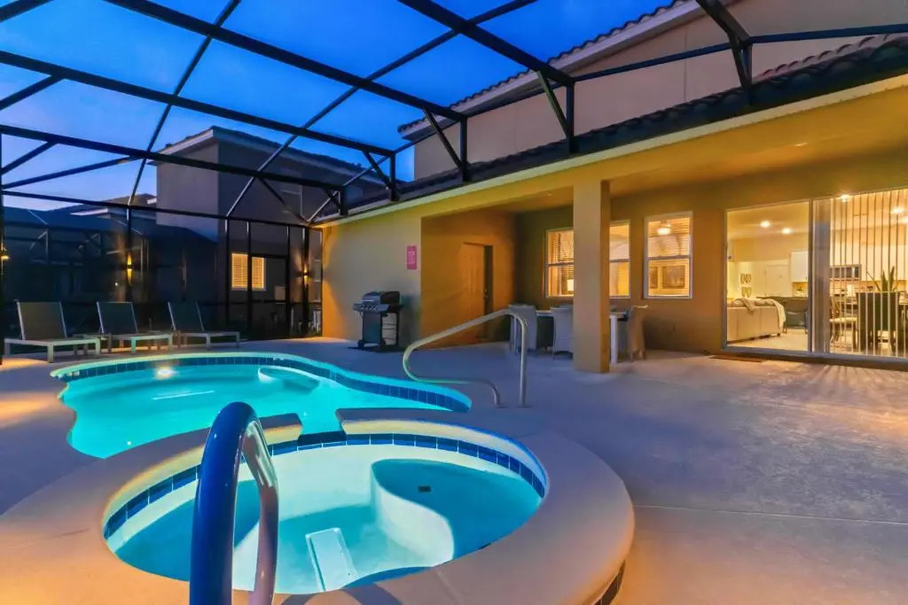 7663 Oakmoss Loop