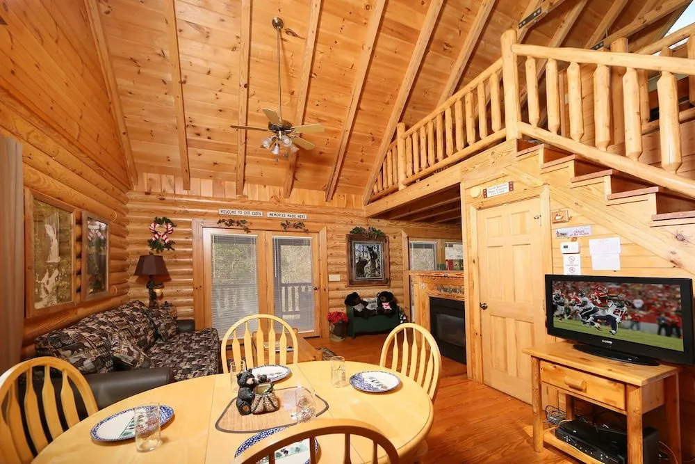 Smoky Cascades 1 Br cabin by RedAwning