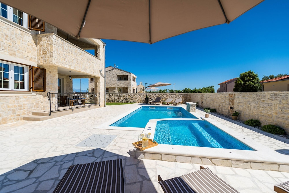 Villa Rea 1 with heated pool