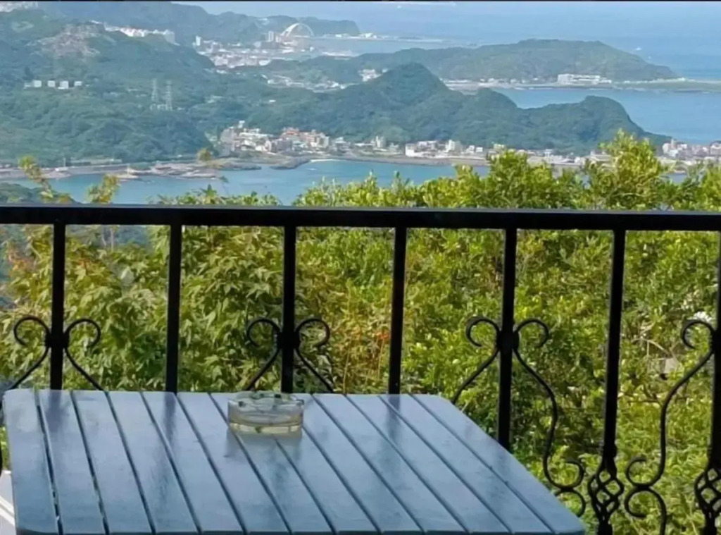 Jiufen Golden House