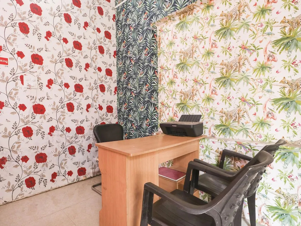Motel Vishesh by OYO Rooms