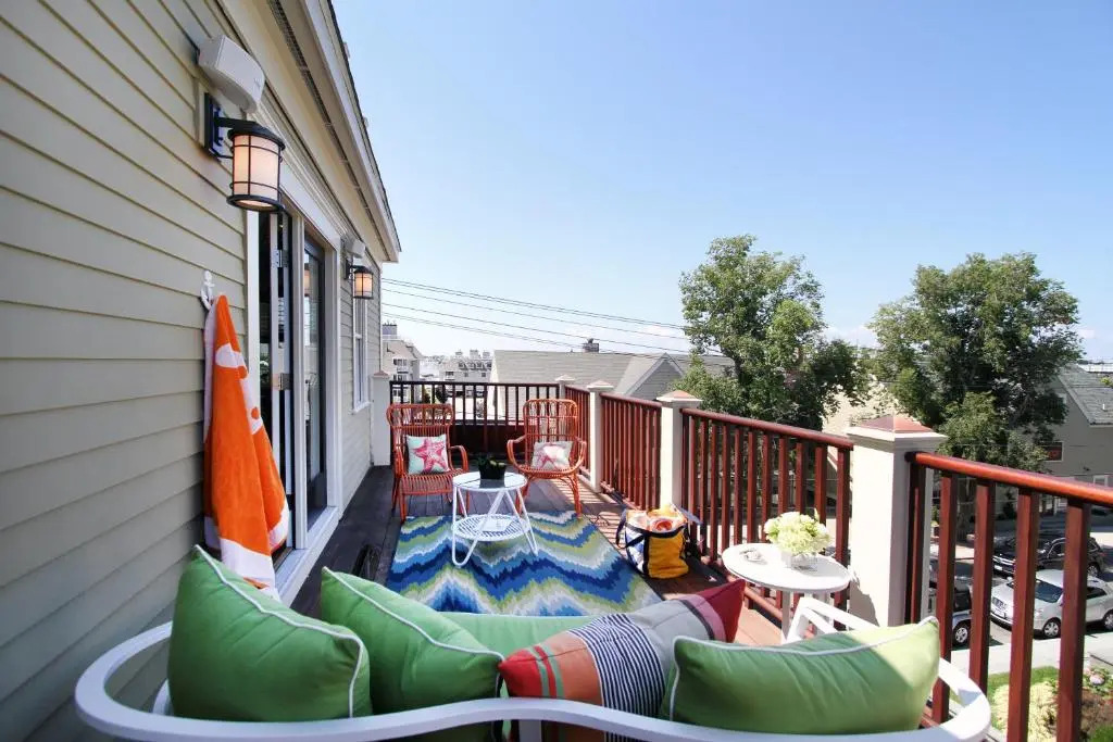 The Newport Lofts - 548 Thames Street