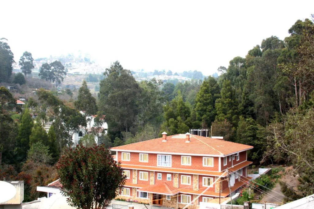 Altius Nest Hotel