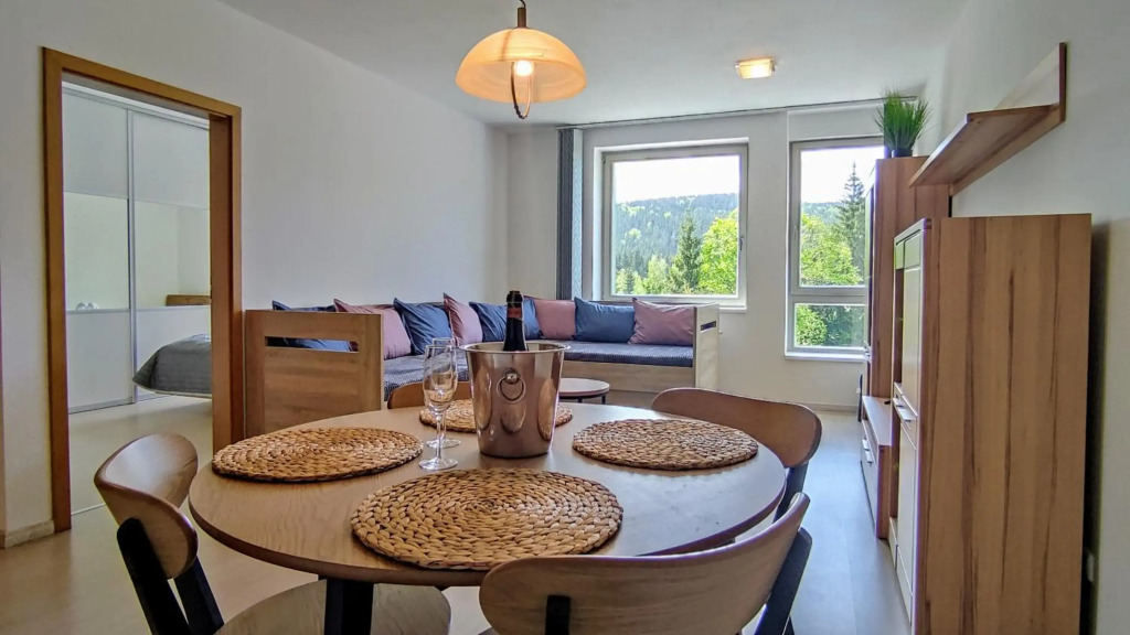 APARTMÁN RESIDENT HARRACHOV C308 Horský apartmán 2KK s velkou terasou a vlastním parkováním v garáži