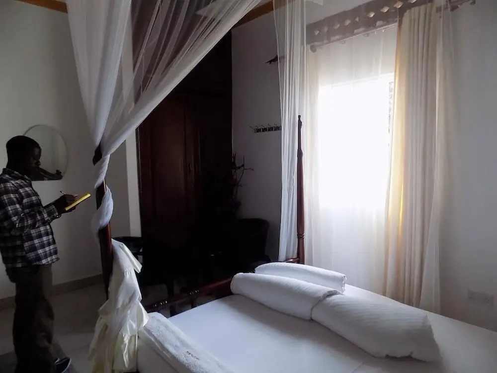 Star Royal Motel Kitebi Kampala