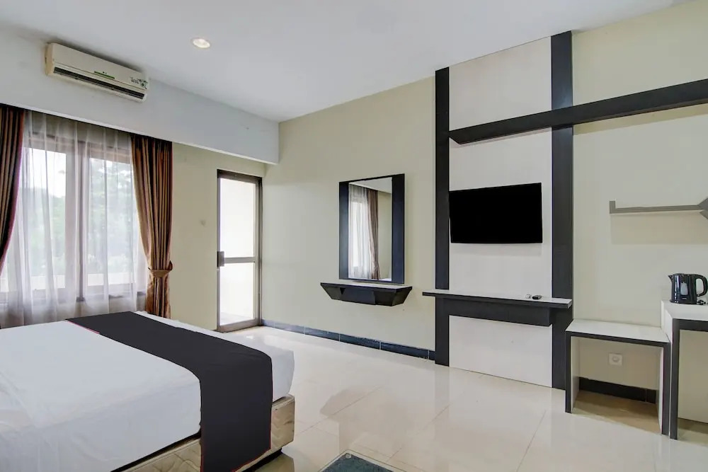 Townhouse Oak Pekanbaru near Mall Pekanbaru formerly Hotel Grand Sahara