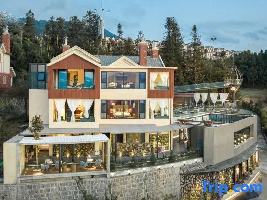 Tengchong Ruili Hot Spring Scenic Hotel
