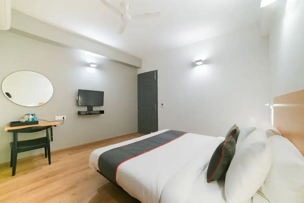 Oyo Townhouse 38136 Shivalik Mercantile Co-Operative Bank