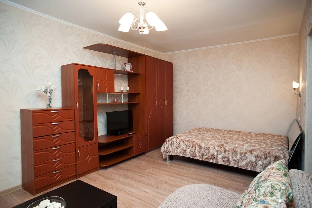 Студия с балконом, Донской