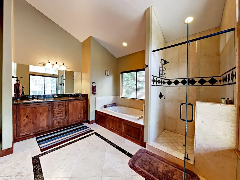 High End Executive Tahoe Home by RedAwning