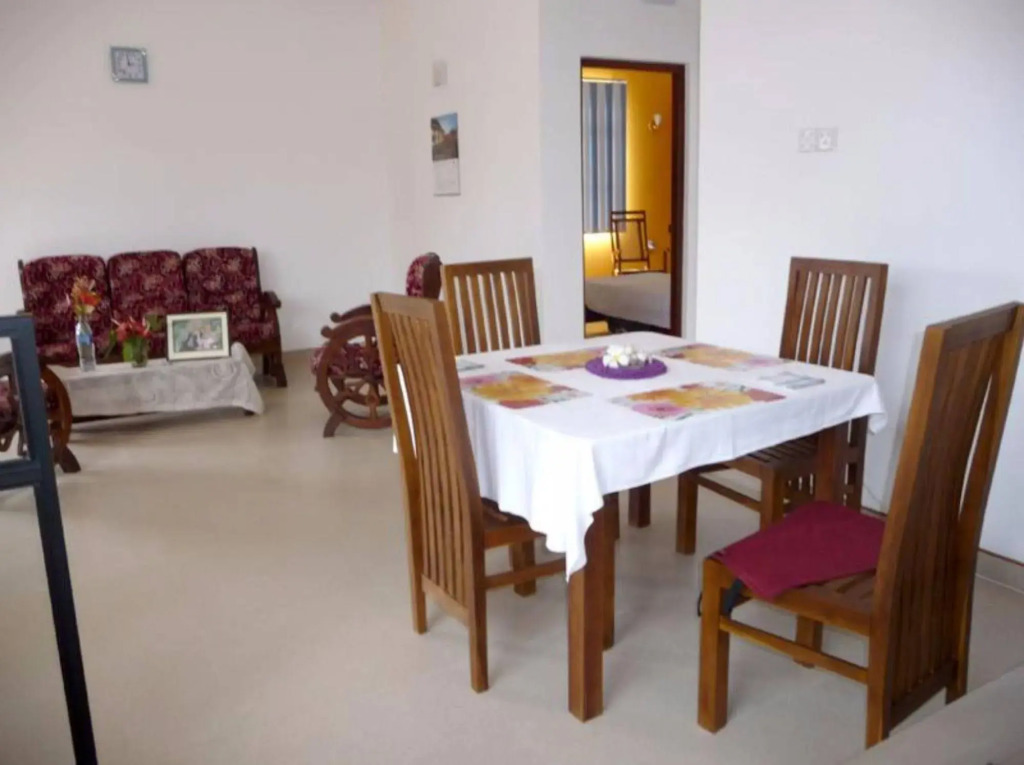Larns Villa Hotel & Apartment