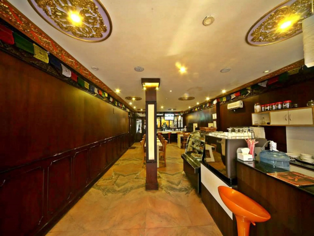 The Hotel Pleasure Home Inn