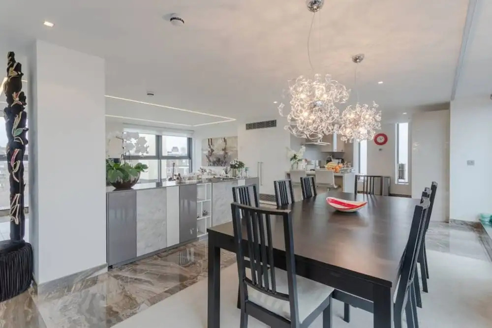 2 Bedroom Penthouse Apartment in Pimlico