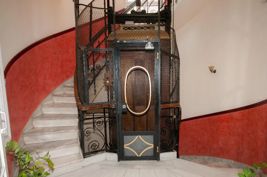 Cecil Hotel