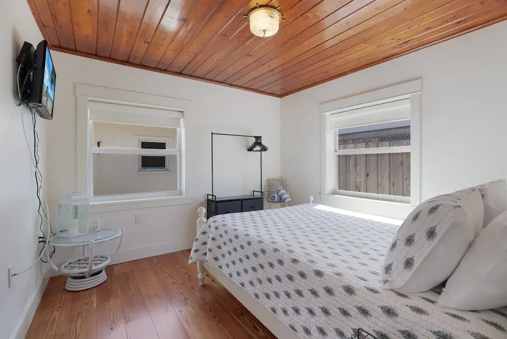 The Beach House 2 2 Bedroom Home by RedAwning