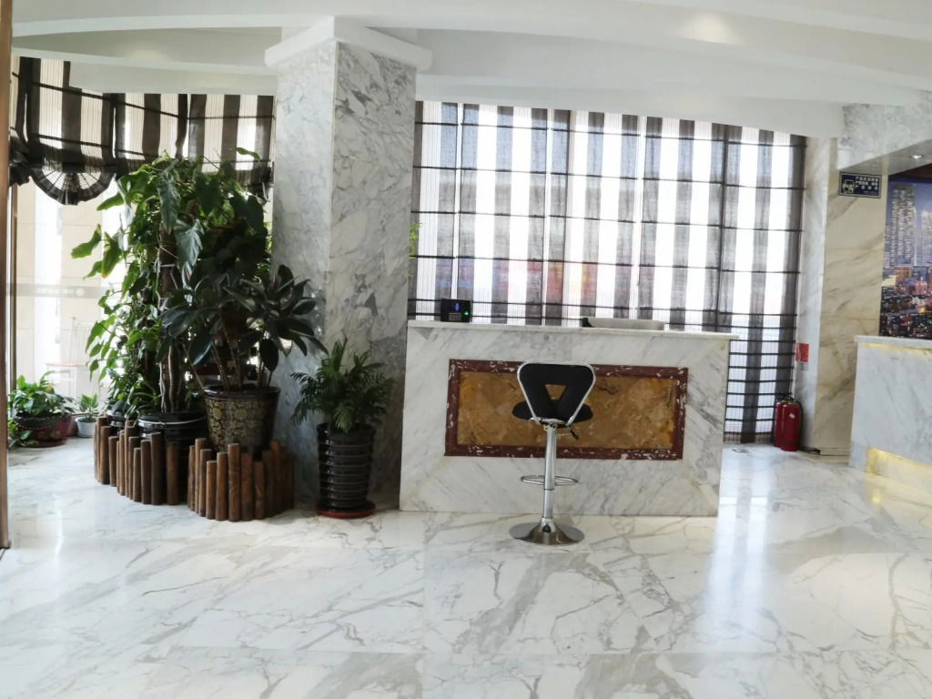 Chonpines Hotels·Zhuanghe Huanghai Street