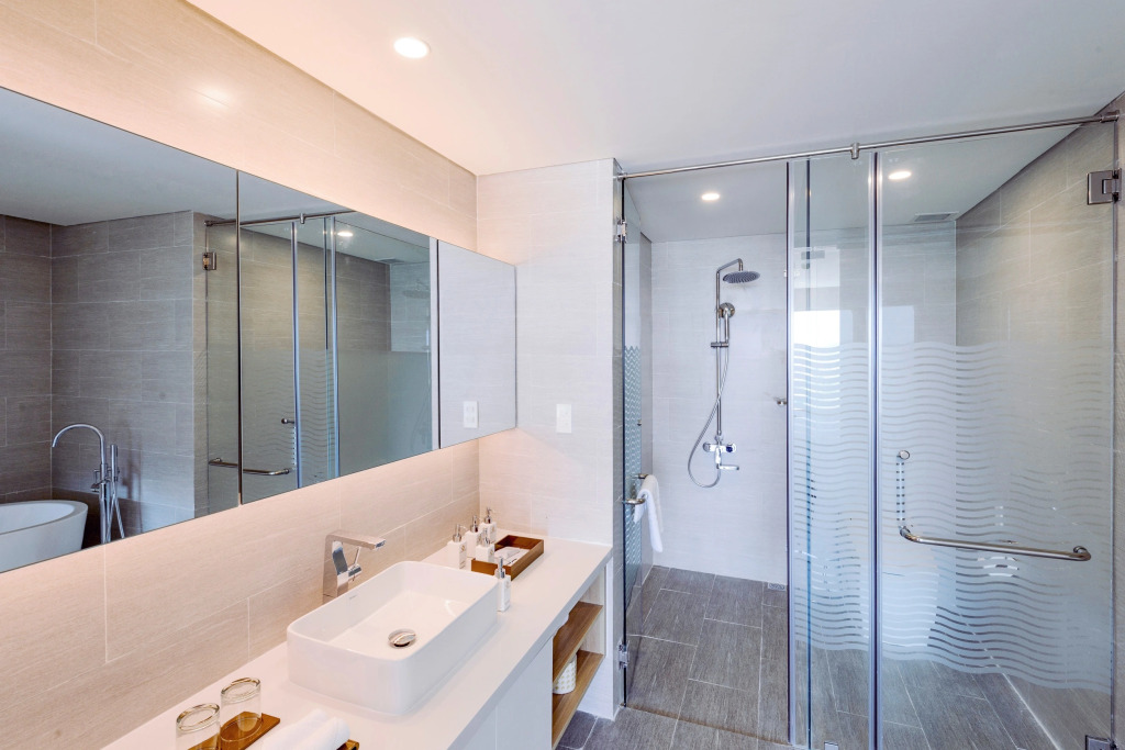 Zen Diamond Suites Hotel