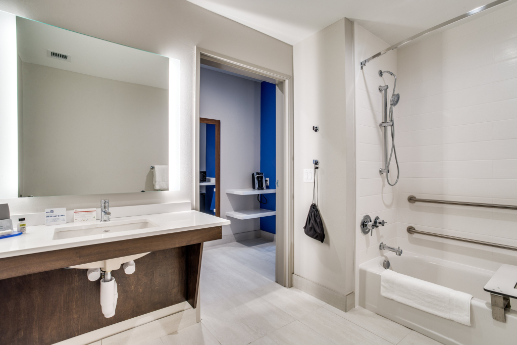 Holiday Inn Express & Suites - Denton South by IHG