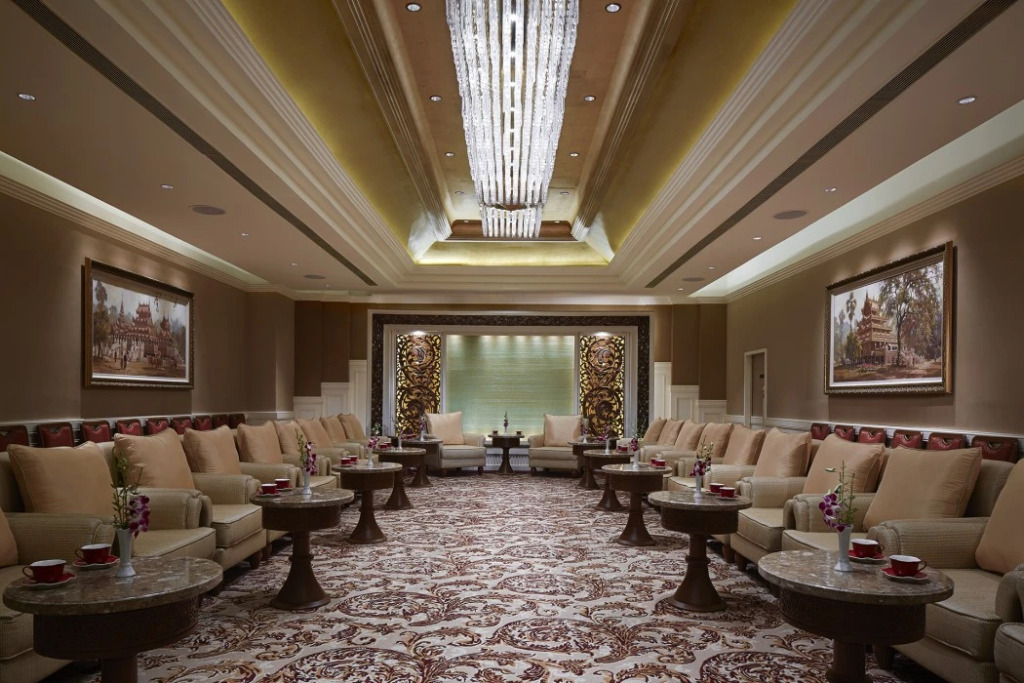 Sule Shangri-La, Yangon