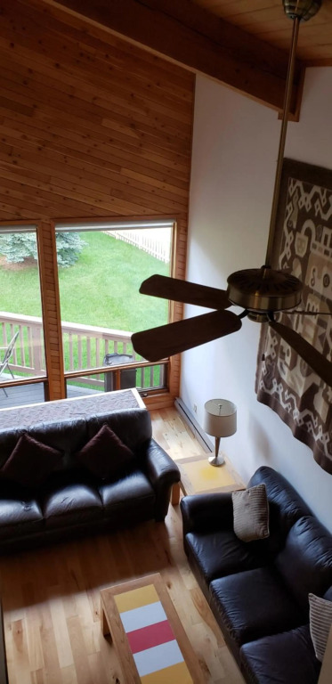 Invermere on the Lake! 4 Br Mountain View Home! Walk to Town, Shopping, Dining, Night Clubs, Kinsman Beach Park - Ski Panorama - Monthly Rentals - Utilities Included