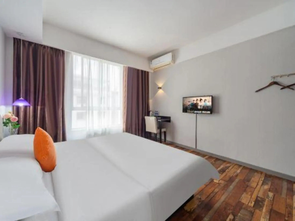 Jingyue Hotel (Chuxiong select branch)