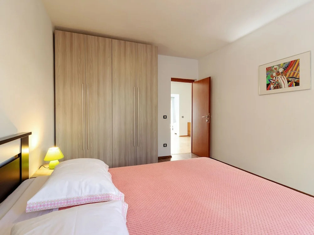 Spacious Apartment in Pula With Terrace