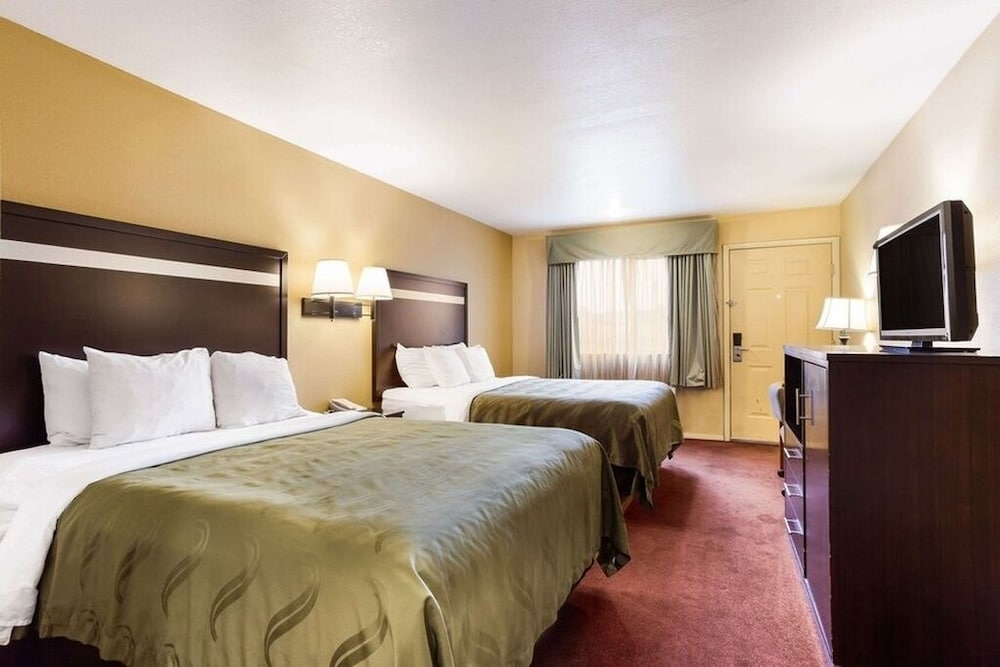 Urban Inn & Suites