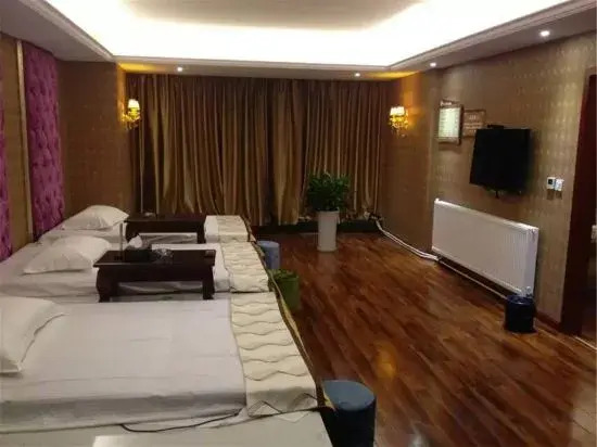 New World Lichuan Hotel