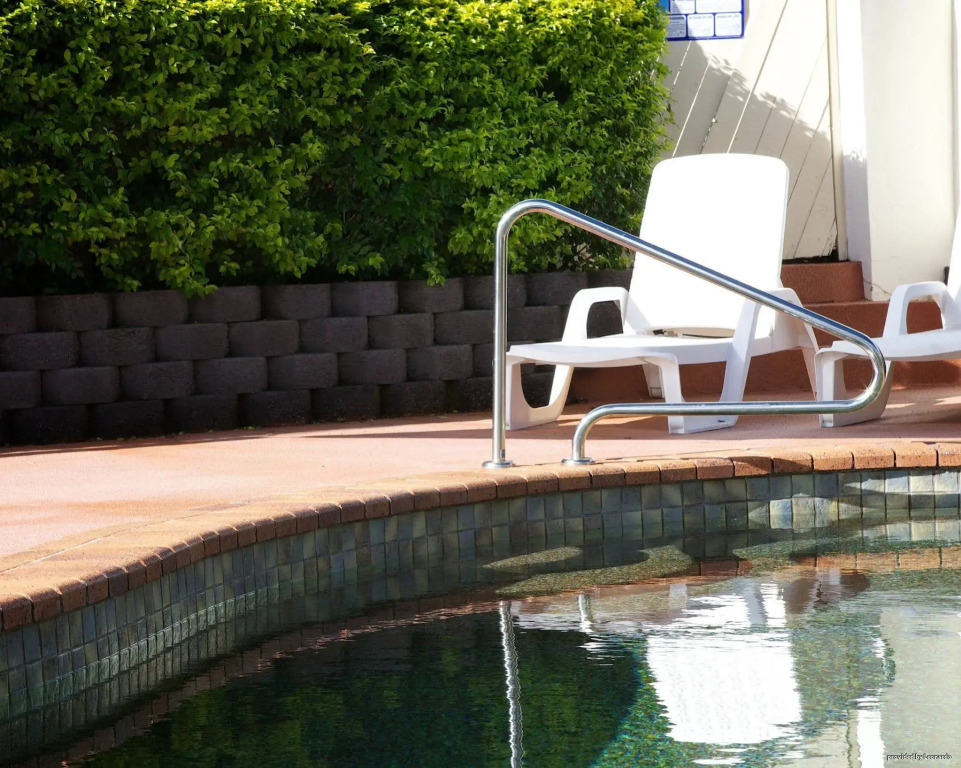 Kennedy Drive Boutique Motel & Nursery- Close To City Centre & Airport