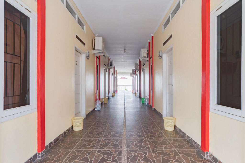 RedDoorz Syariah Near Tugu Pandanwangi Cianjur